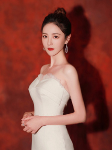 美女扒开大腿让男人捅